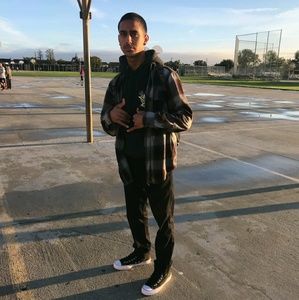 Meet your Posher, Roman